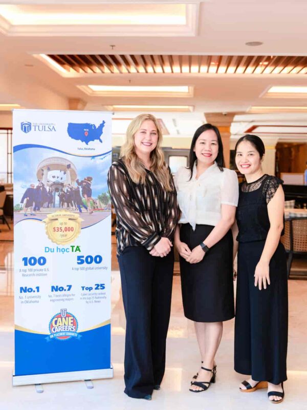 Du học Mỹ ngành STEM: Săn học bổng $25.000 tại đại học danh giá The University of Tulsa 2 Du học Mỹ ngành STEM tại The University of Tulsa với học bổng lên đến 25.000 USD cho sinh viên quốc tế, môi trường nghiên cứu hàng đầu tại thành phố Tulsa, bang Oklahoma