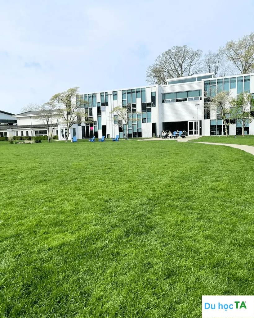 Maumee Valley School Ohio 2027: Học phí & chương trình 8 Tòa nhà học tập hiện đại trong khuôn viên Maumee Valley School